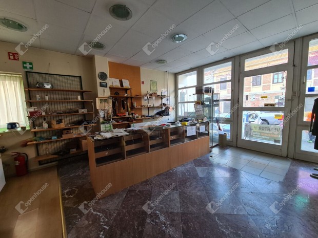 Mosonmagyar�v�ri 127 nm-es �zlethelyis�g kiad�