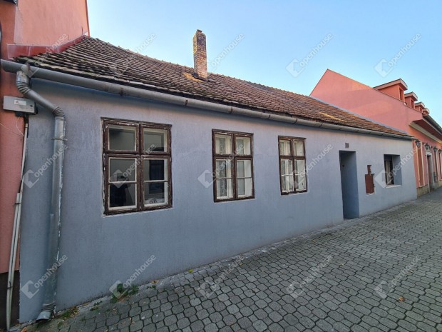 Mosonmagyar�v�ri elad� 119 nm-es h�z