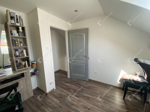 Mosonmagyarvron 4 szobs, 85 m2-es, feljtott laks elad