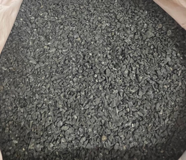 Mosott, szrtott, fekete bazalt 1-2 mm (akvriumba talaj)