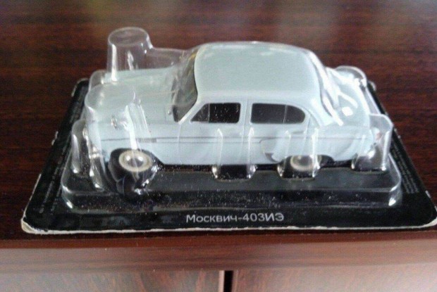 Moszkvics 403 IE kisauto modell 1/43 Elad