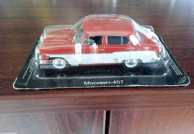 Moszkvics 407 piros-szrke kisauto modell 1/43 Elad
