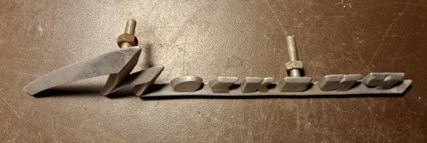 Moszkvics alu felirat elad