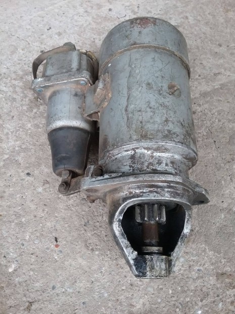 Moszkvics �nind�t� elad�