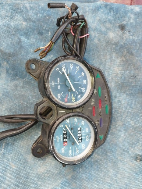 Moto Guzzi km óra