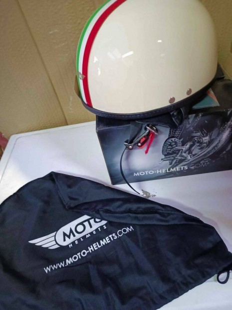 Moto Helmets D22 Italy sisak, buksisak