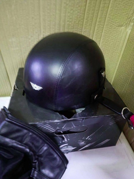 Moto Helmets D22 Leather Black sisak, buksisak