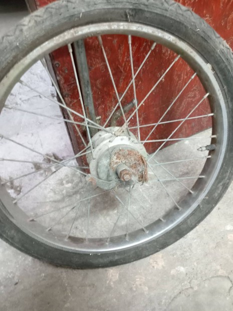 Motobecane (babetta )első kerék jó állapotban eladó