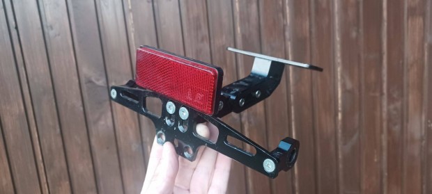 Motor Rendszmtbla tart