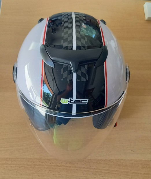Motor bukósisak. Szinte új állapotban.