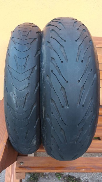 Motor gumiabroncs