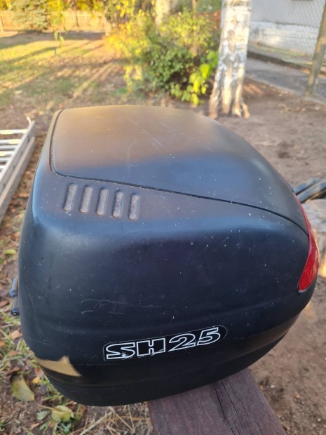 Motor hátsó túra doboz eladó.