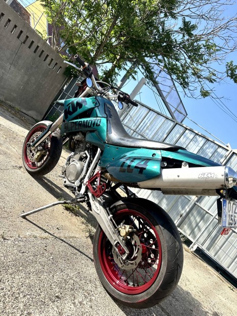 Motor ktm lc4 supermoto