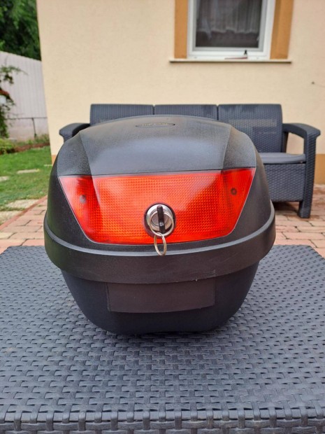 Motor robog tra doboz j llapotban