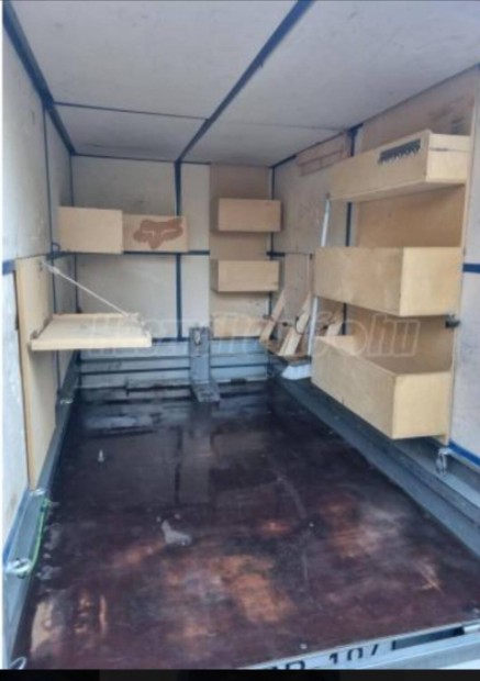 Motor sz�ll�t� ut�nfut�