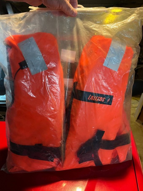 Motorcs�nak alkatr�szek, kieg�sz�t�k