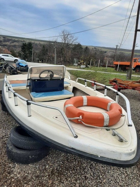 Motorcs�nak belmotoros volt