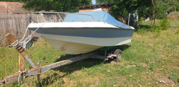 Motorcsnak elad
