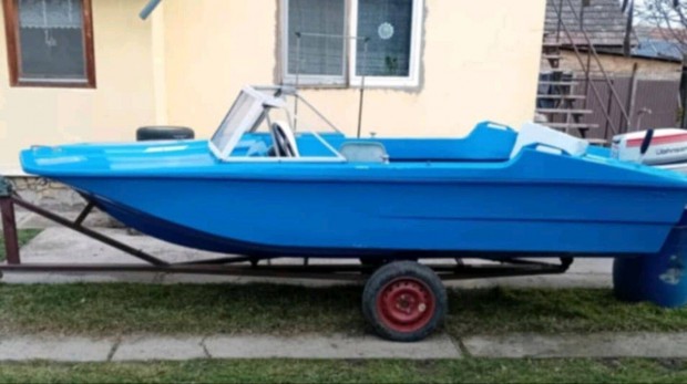 Motorcsnak elad