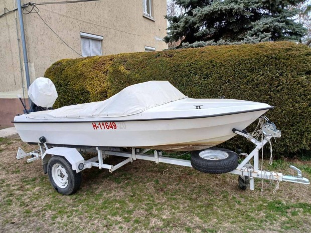 Motorcs�nak ut�nfut�val elad�