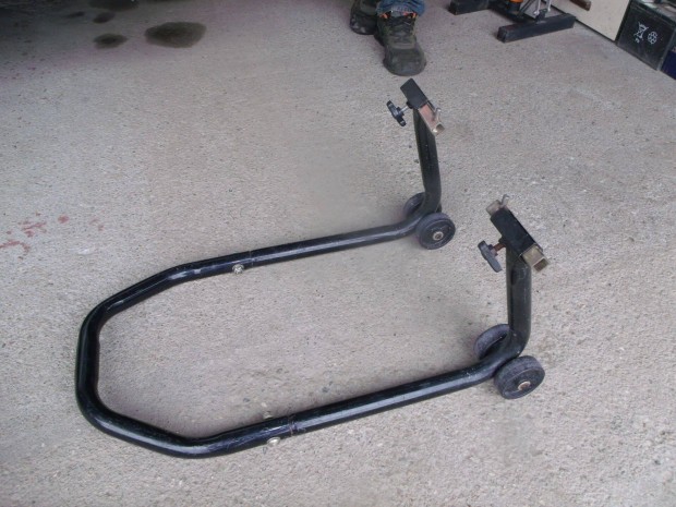 Motoremelő bak állvány