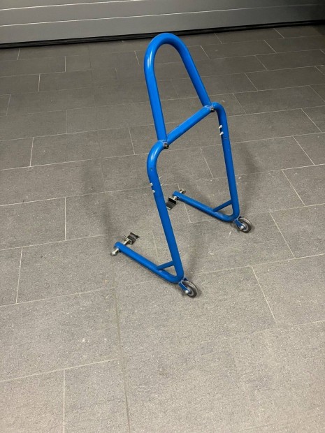 Motoremelő motorkerékpár emelő