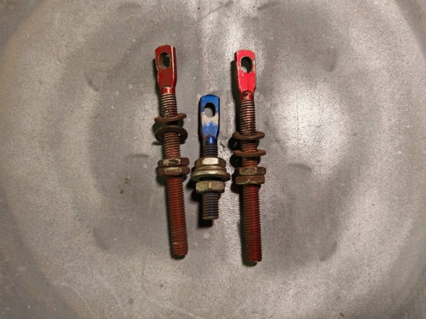 Motorh�ztet� leszor�t�, lefogat� 