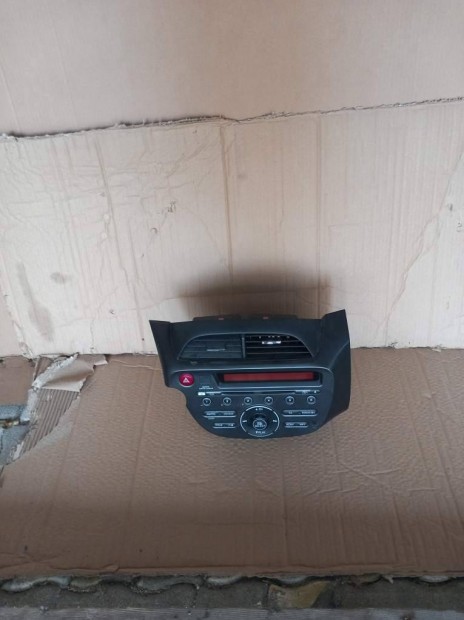 Motorhaztetore szerelhet spoiler