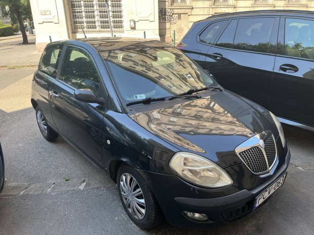Motorhibás Lancia Y 1.4 benzines panorámatetővel, érvényes műszakival