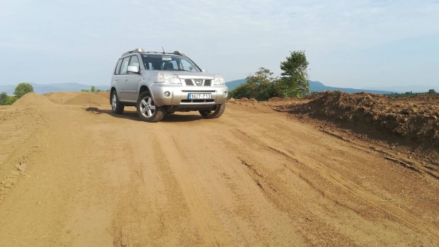 Motorhib�s Nissan X-Trail T30 2.5 Benzin