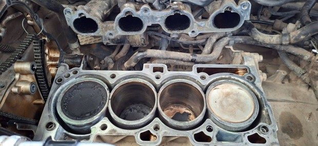 Motorhibs Nissan X-Trail elad