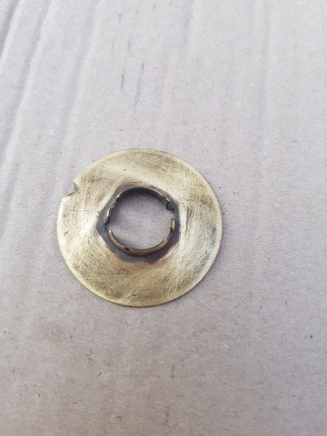 Motorker�kp�r motor els� l�mp�hoz tartoz� �g� foglalat