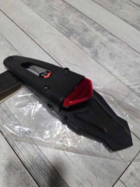 Motorker�kp�r s�rv�d� toldat