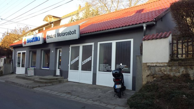 Motorkerékpár szerelő