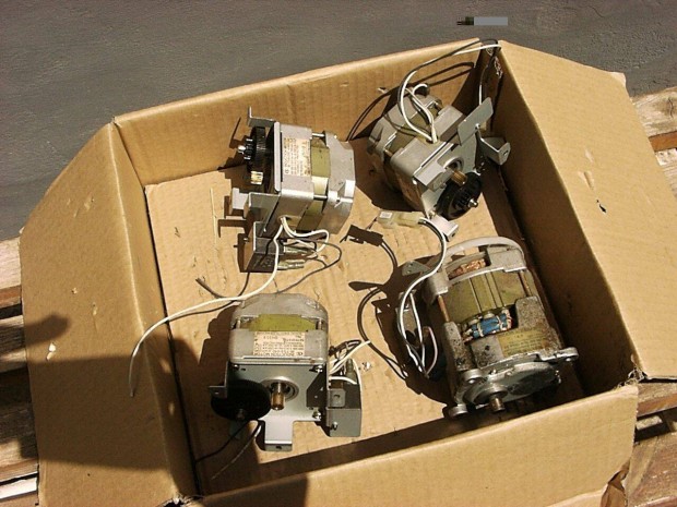 Motorok 100V-osak, 4db egyben