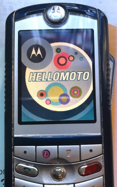 Motorola E398 , "Hello-Moto" - retro zenetelefon, mkd, irnyron