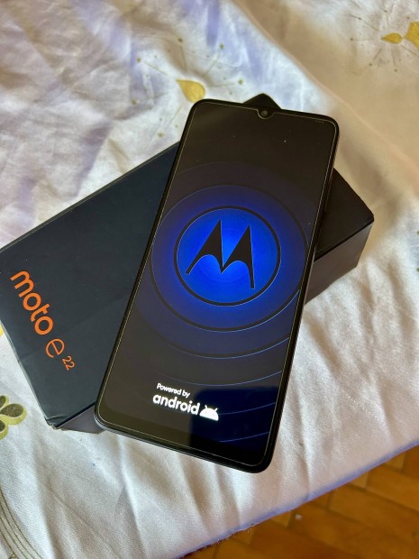 Motorola Moto E22 okostelefon eladó