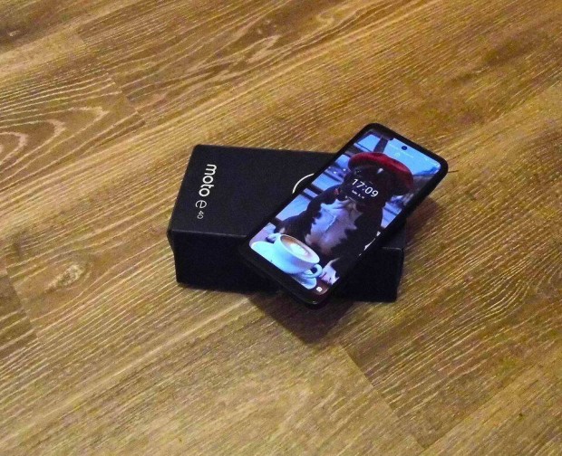 Motorola Moto e40 fggetlen, dual SIM, karcmentes,megkmlt llapotban