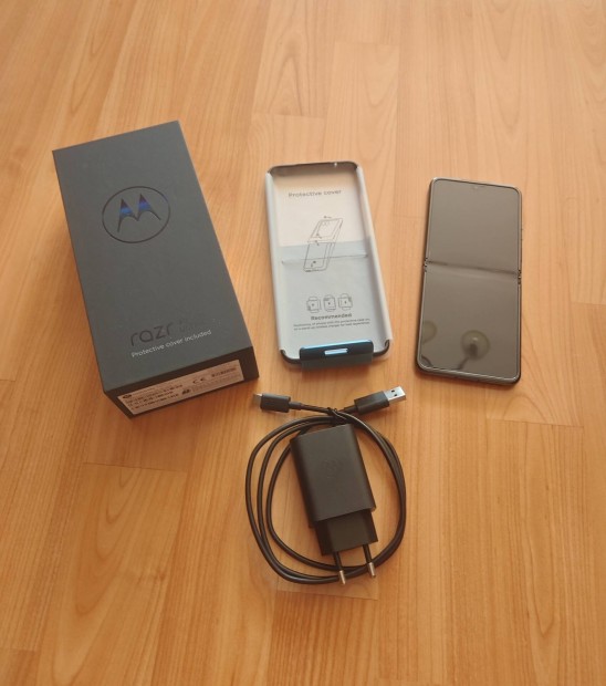 Motorola Razr 40 Ultra 256/8 GB Garancilis, fggetlen, fekete.