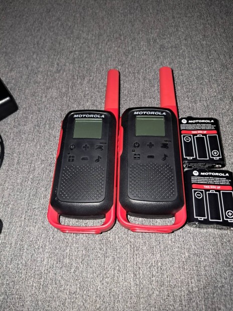 Motorola T62 piros walkie talkie+Motorola flhurkos Vox-os flszett 