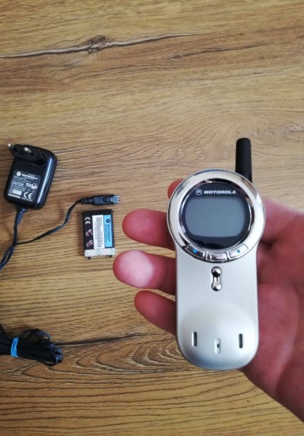 Motorola V70 nagyon szép állapotú retro mobil