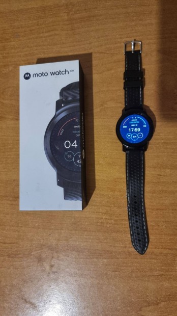 Motorola Watch 100 okos ra