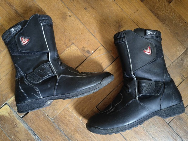 Motoros Csizma (44)