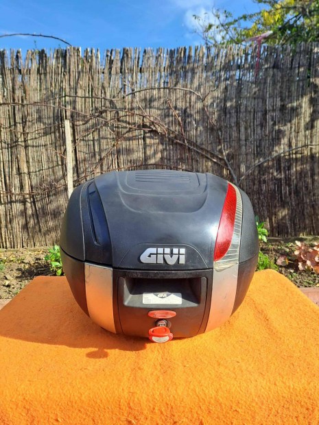 Motoros Givi tradoboz doboz