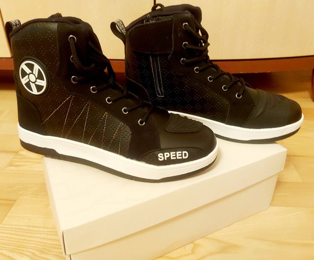 Motoros bakancs 42,5 mret