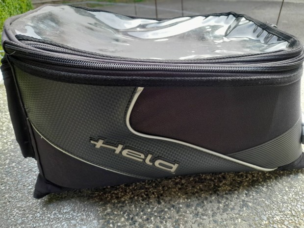 Motoros b�r Tank t�ska