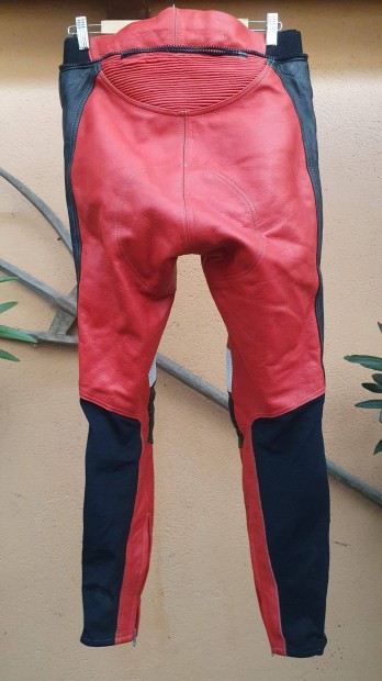 Motoros bőrnadrág