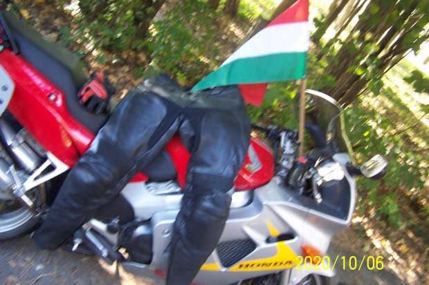 Motoros bőrnadrág