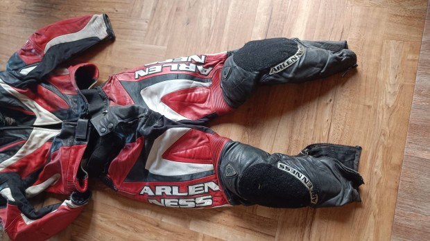 Motoros bőrruha Arlen Ness