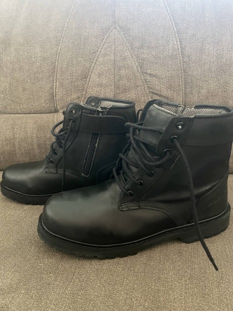 Motoros cip� 42-es